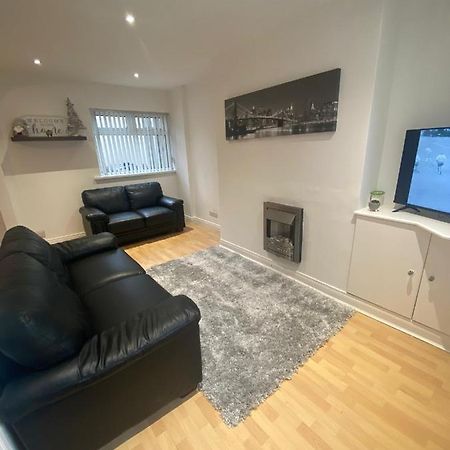 Modern Two Bed House Close To City Centre Belfast Exterior photo