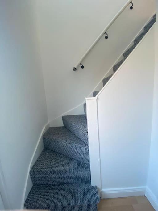 Modern Two Bed House Close To City Centre Belfast Exterior photo