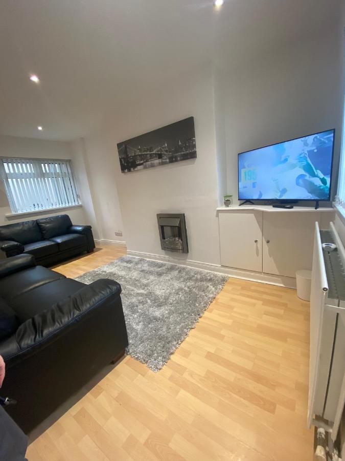 Modern Two Bed House Close To City Centre Belfast Exterior photo